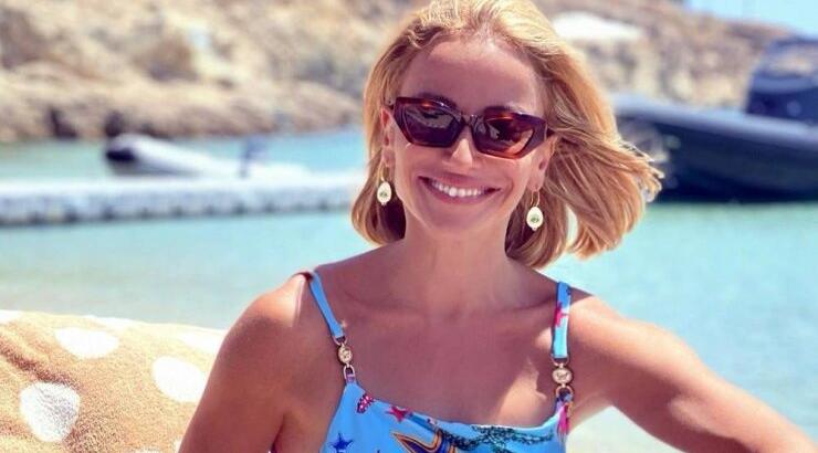 Έμιλυ Γιολίτη: Κάνει πρωινό wakesurfing και εντυπωσιάζει! [εικόνες]