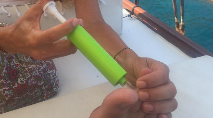 Ο τραυματισμός Έλληνα παρουσιαστή στις διακοπές του!