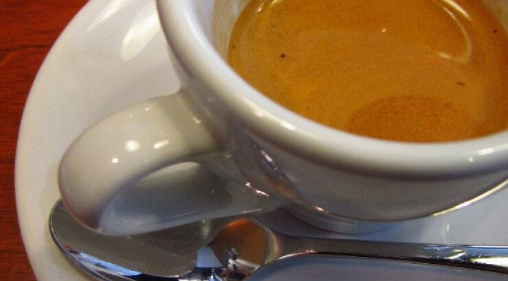 10 ψαγμένα στέκια καφέ με εκλεκτά χαρμάνια στην πρωτεύουσα