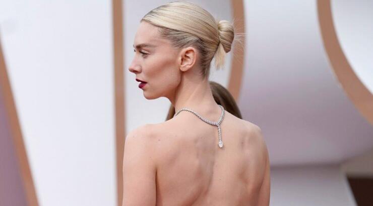 Underwear Alert: Αυτά τα εσώρουχα φοράνε οι stars κάτω από τα αποκαλυπτικά φορέματα τους!