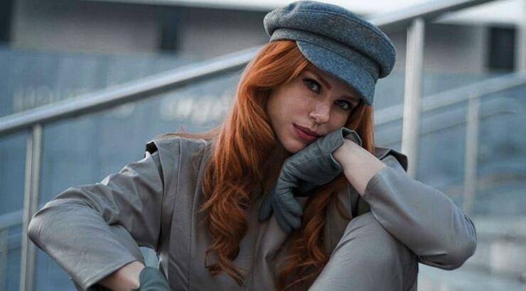 Έβελυν Καζαντζόγλου: Κι όμως, της έκαναν δώρο το πιο chic χριστουγεννιάτικο δέντρο! [εικόνες]