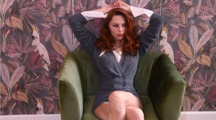 Έβελυν Καζαντζόγλου: Μας δείχνει τις αγαπημένες της μπούκλες σε ένα 2λεπτο βίντεο