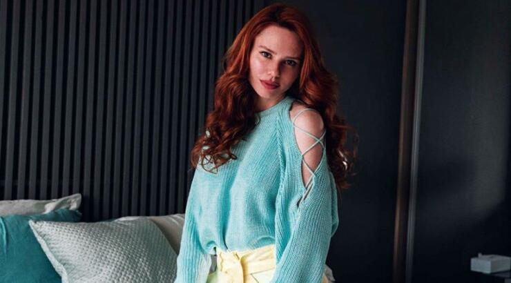 Έβελυν Καζαντζόγλου: Αποκάλυψε το μυστικό της γκαρνταρόμπας της που σίγουρα θα θες να αντιγράψεις [βίντεο]