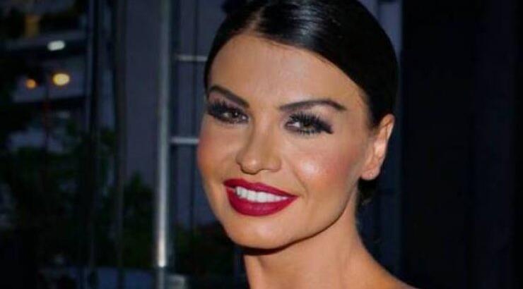 Νυφούλα ντύθηκε ξανά η Νίνα Λοτσάρη