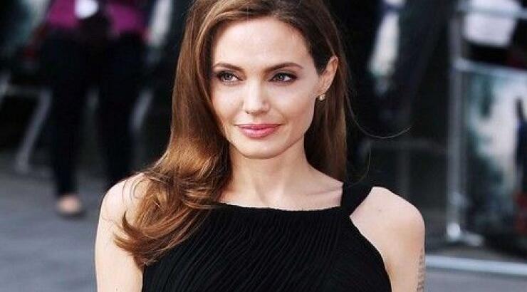 Η Angelina Jolie θα μπει στο χειρουργείο για να νικήσει τον καρκίνο