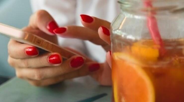 Όσο περισσότερο χρησιμοποιείς το facebook, τόσο χειρότερα αισθάνεσαι!