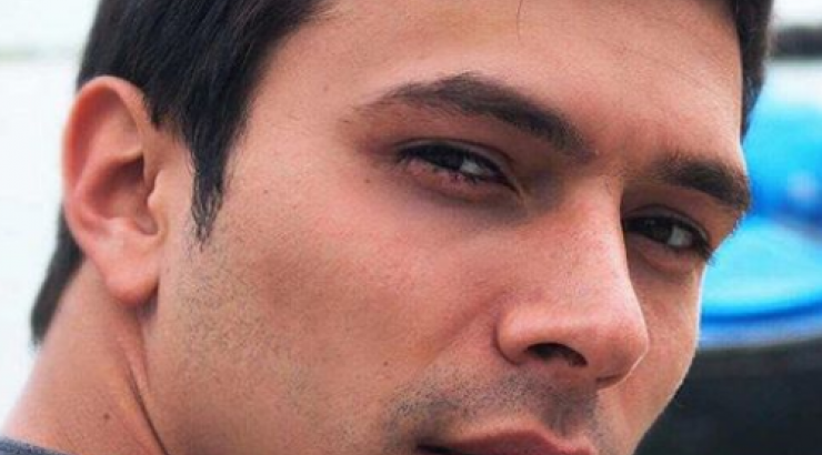 Ποιας πασίγνωστης Ελληνίδας είναι αυτός ο κούκλος αδερφός;