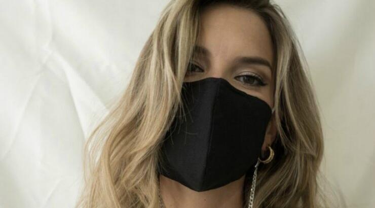 Το νέο fashion trend θα κάνει τη μάσκα σου να δείχνει πιο stylish