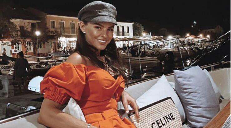 H Ramona Filip σου δείχνει τον πιο fresh τρόπο για να φορέσεις το πουκάμισο σου 