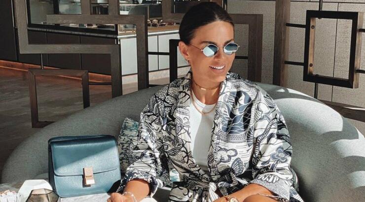 Βρήκαμε πόσο κοστίζει η υπέροχη shoulder bag της Ramona Filip 