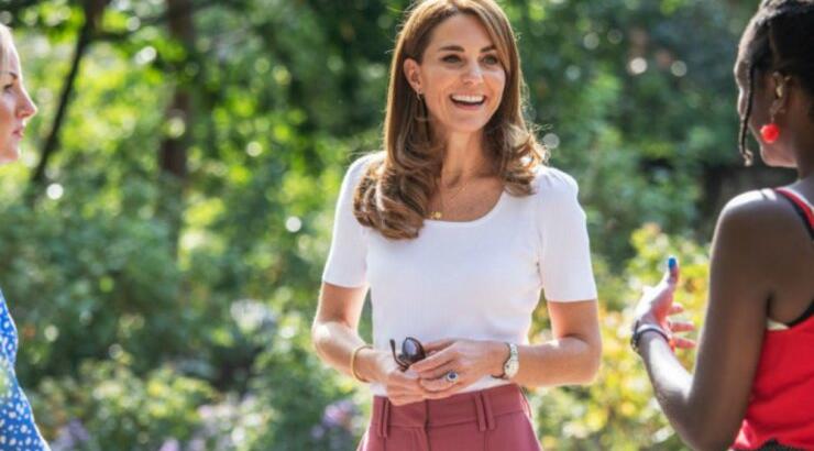 H Kate Middleton φόρεσε ξανά το αγαπημένο της Marks&Spencer παντελόνι  