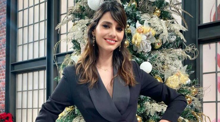 Η Ηλιάνα Παπαγεωργίου φόρεσε την πιο γιορτινή εκδοχή του μικρού μαύρο φορέματος 