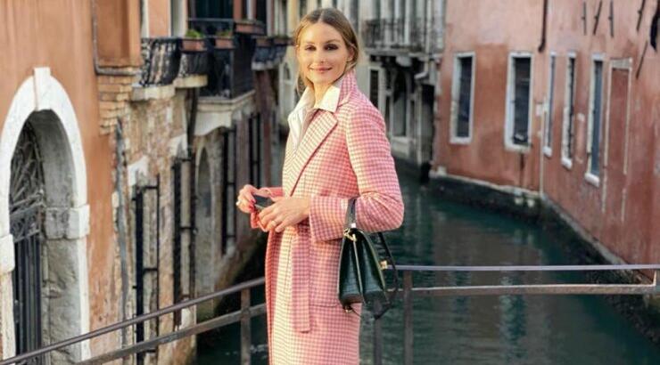 Η Olivia Palermo φόρεσε το ροζ χρώμα με τον πιο ιδανικό τρόπο γι᾽ αυτή τη σεζόν