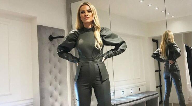 H Έφη Παπαϊωάννου φόρεσε μια από τις μεγαλύτερες τάσεις της σεζόν