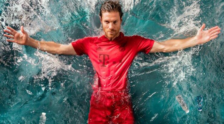 Real Madrid & Bayern Munich με eco-στολές