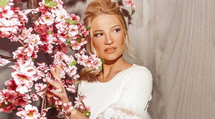 Θετική με κορωνοϊό και η Φαίη Σκορδά