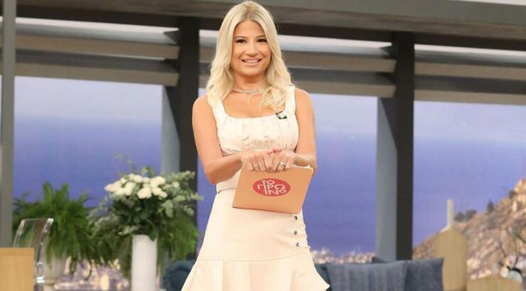 Φαίη Σκορδά: Έβγαλε τις βλεφαρίδες της on air και την είδαμε χωρίς αυτές! [βίντεο]