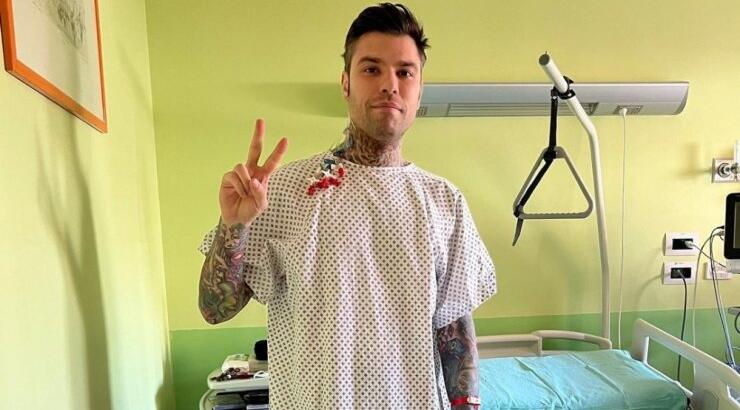 Fedez: Οι στιγμές μέσα στην κλινική, η βιντεοκλήση με την κόρη του και το φιλί με την Chiara Ferragni στο δωμάτιο!