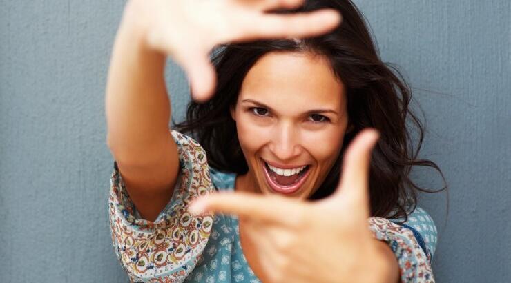 4 τρόποι για να επιστρέψει το χαμόγελο στα χείλη σου 