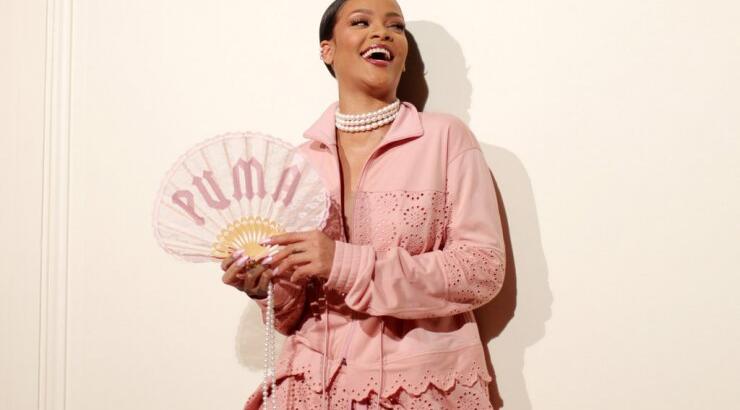 Η Rihanna επιστρέφει με ένα καινούργιο ζευγάρι παπουτσιών για την Puma για τη συλλογή της που θα λατρέψεις