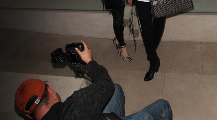 Η Fergie και…ο πεσμένος paparazzi