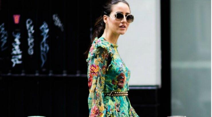 Πώς να φορέσεις το ανοιξιάτικο floral φόρεμα