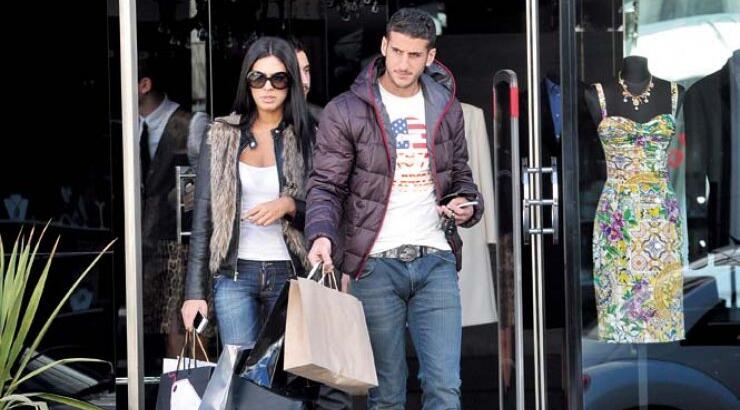 Νταβίντ Μπιτόν: Το νέο αστέρι του ΑΠΟΕΛ για ψώνια στη Στασικράτους