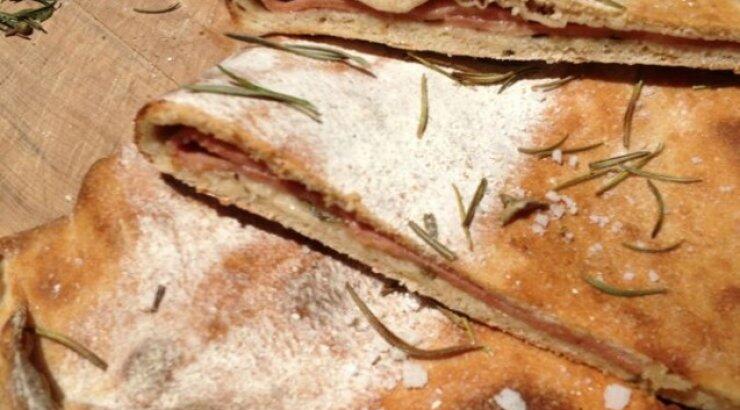 Φοκάτσια με Μορταδέλα και Δεντρολίβανο