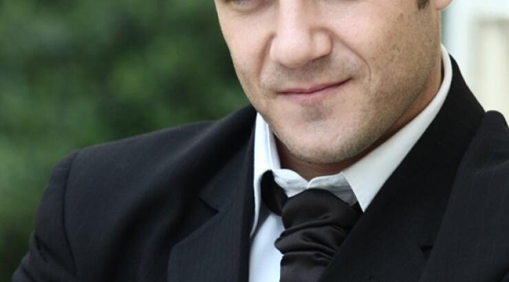 Φώτης Σπύρος: Παντρεύεται τον κατά 19 χρόνια νεότερο σύντροφό του στη Νέα Υόρκη