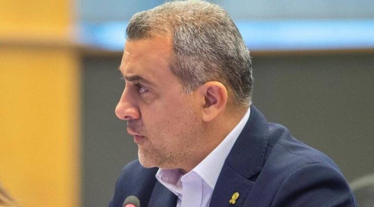 Λουκάς Φουρλάς: Έζησε ιστορική στιγμή στην ευρωβουλή – Η μεγάλη επιτυχία του [βίντεο]