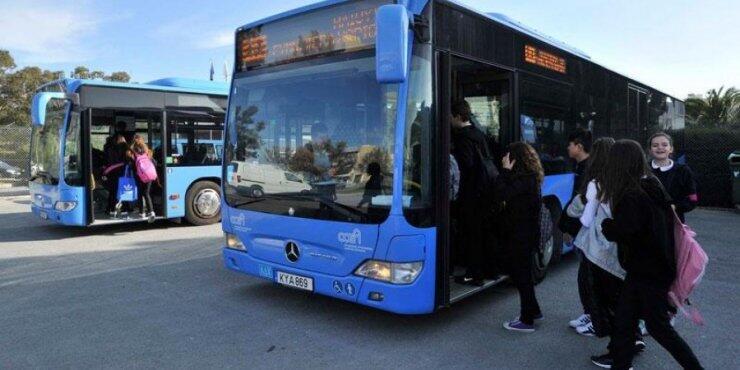 24 λεωφορεία έξω από το προεδρικό μέγαρο