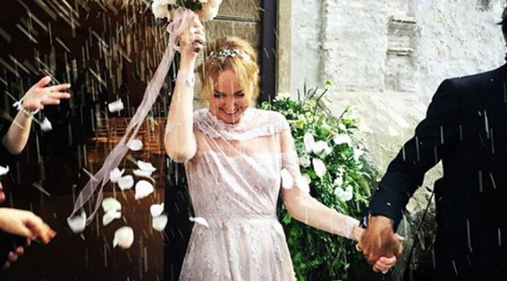 H Frida Gannini παντρεύτηκε με… Valentino