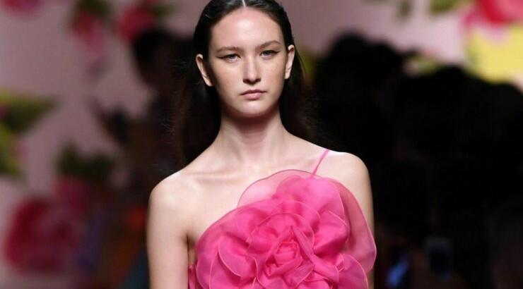 Φούξια φλοράλ για κομψές εμφανίσεις