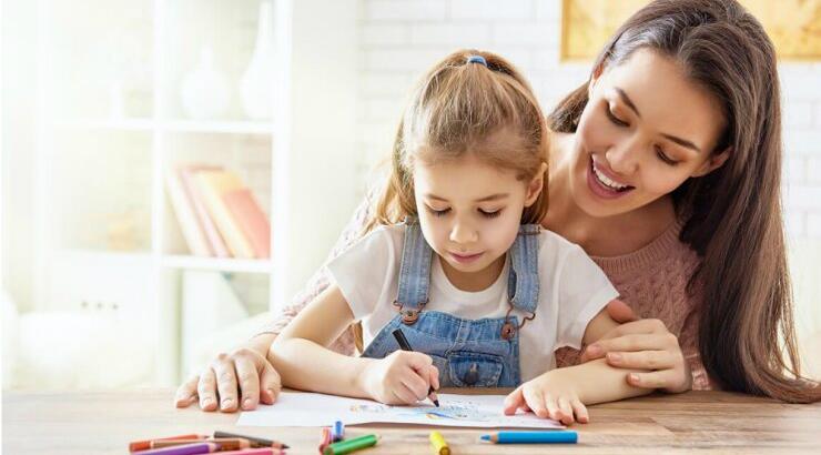 Τι ρόλο παίζει o τόνος της φωνής στην επικοινωνία με τα παιδιά