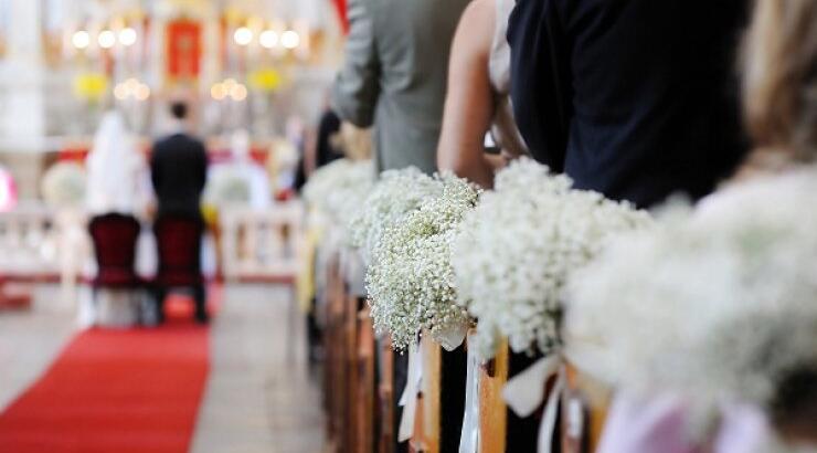 Διακόσμηση του διαδρόμου της εκκλησίας 