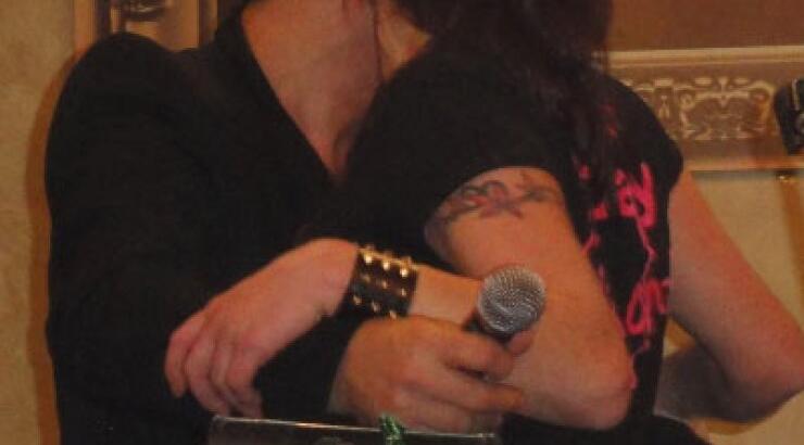 Θαυμάστρια την "πέφτει" σε ηθοποιό