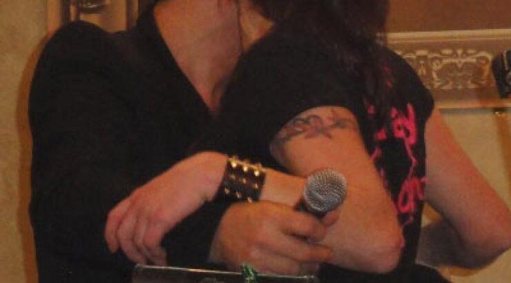 Θαυμάστρια την "πέφτει" σε ηθοποιό