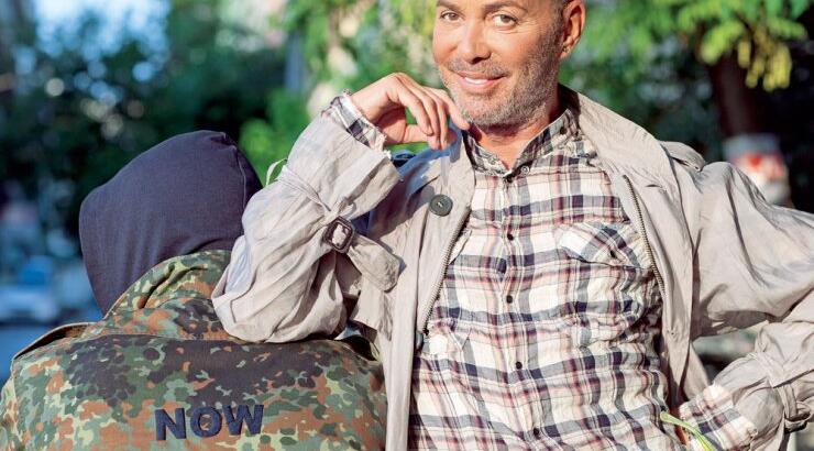 Λάκης Γαβαλάς:«Είχα φλερτ παντός τύπου μέσα στη φυλακή»