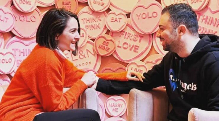 Γαβριέλλα Ζάρτηλα: Η ερωτική αφιέρωση του συζύγου της ενώ απολάμβαναν τον Σάκη Ρουβά [βίντεο]