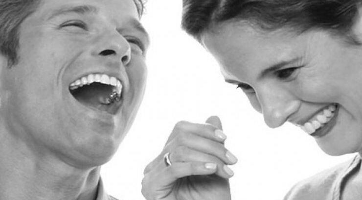 Οι 7 θεραπευτικές ιδιότητες του γέλιου!