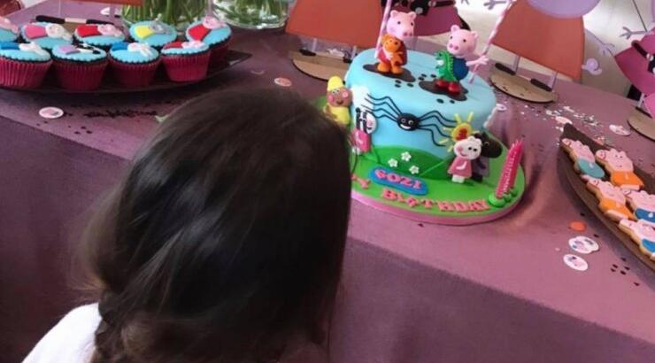 Ζευγάρι της κοσμικής ζωής του νησιού γιόρτασε τα τρίτα γενέθλια της κόρης του! [εικόνες]