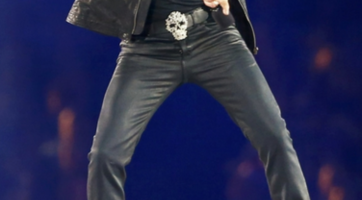 Η απίστευτη μεταμόρφωση πασίγνωστου τραγουδιστή!