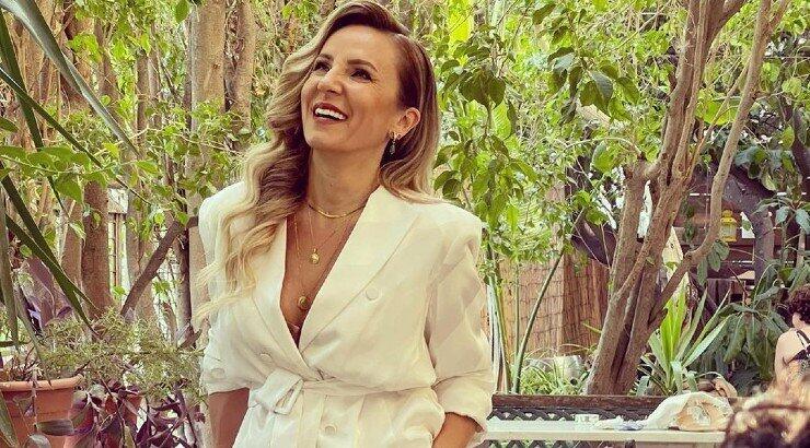 Γιώτα Δαμιανού: Κράτησε το φανάρι (κυριολεκτικά) σε ερωτευμένο ζευγάρι του νησιού! [εικόνα]