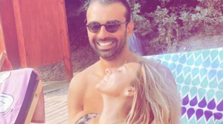 Γιώτα Δαμιανού: Χορεύει με τον σύζυγό της, Γιώργο Νεοφύτου κάτω από τον αυγουστιάτικο ουρανό! [βίντεο]