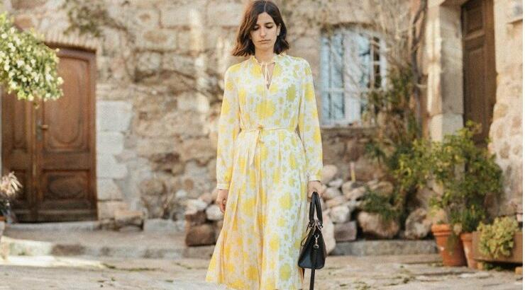 Girly ανοιξιάτικα looks με floral μπλουζάκια