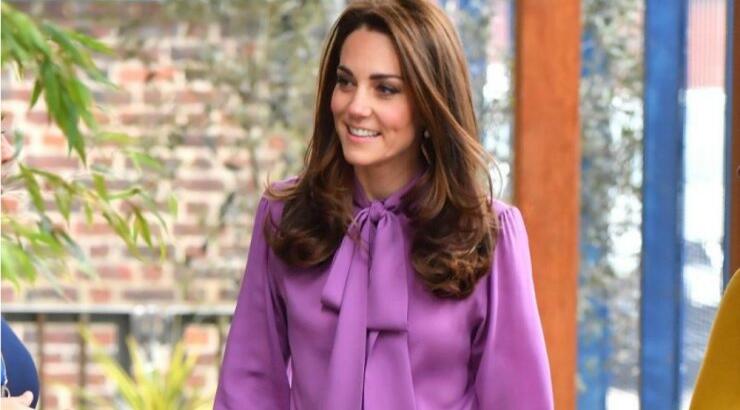 Βρήκαμε την girly μπλούζα της Kate Middleton
