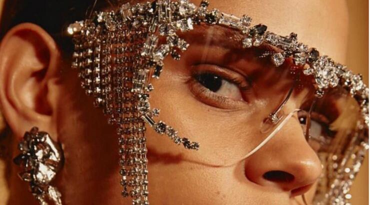 Givenchy: Kυκλοφόρησε τα πιο statement γυαλιά ηλίου