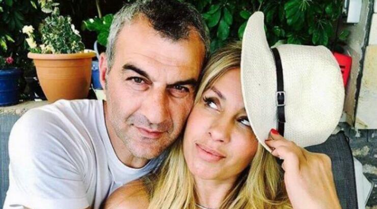 Σύννεφα στο γάμο της Γωγώς Μαστροκώστα και του Τραϊανού Δέλλα