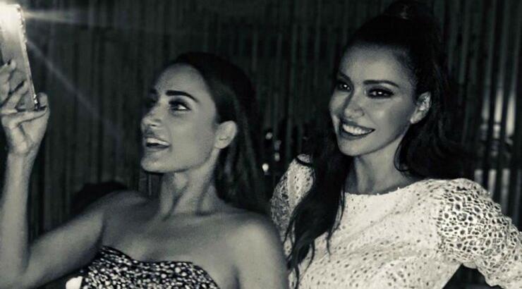 Δείτε τις αδερφές Φαρμάκη να μας δείχνουν τις φουσκωμένες τους κοιλίτσες [εικόνα]