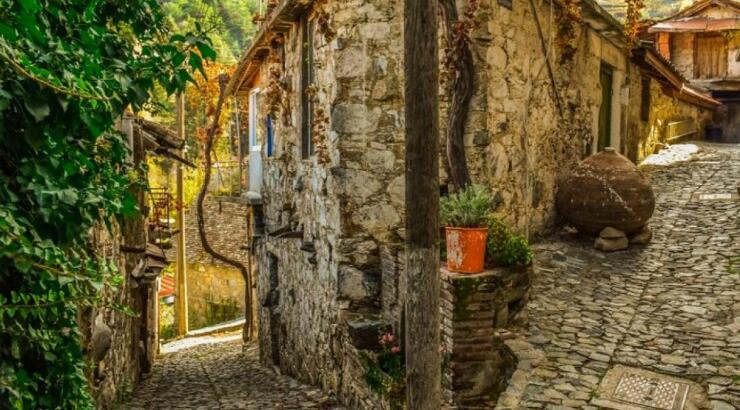 Πέντε προορισμοί για φθινοπωρινές εξορμήσεις στην Κύπρο για την αργία της 1ης Οκτωβρίου